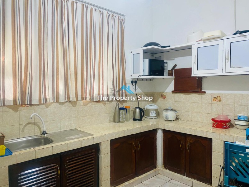 .5 perches with 02 story house for sale in Hanthana* Ideal for Residence purpose.*06 Bedrooms with 01 Attach bathroom and 02 Common bathrooms , pantry, living. Good environment.* Parking available for 02 vehicles in front space.* Water, Electricity, telephone facilities are available. * Documents in order• Excellent view environment. • This Location is situated to very close to Hanthana Main road (only 600m)• Good neighborhood.• Quiet natural surroundings.• Walking distance to Kandy hospital• Easy access to kandy• Taxi Stand, Shops, mini Supermarkets, Bank: few minutes. • Price can be Negotiable☆ : Kandy town 2 kmCall us for an appointment to visit the property.Please contact us for more Details: Hotline - 0777 507501 Genuine buyers only.NO BROKERS PLEASE..Visit our website for more properties.